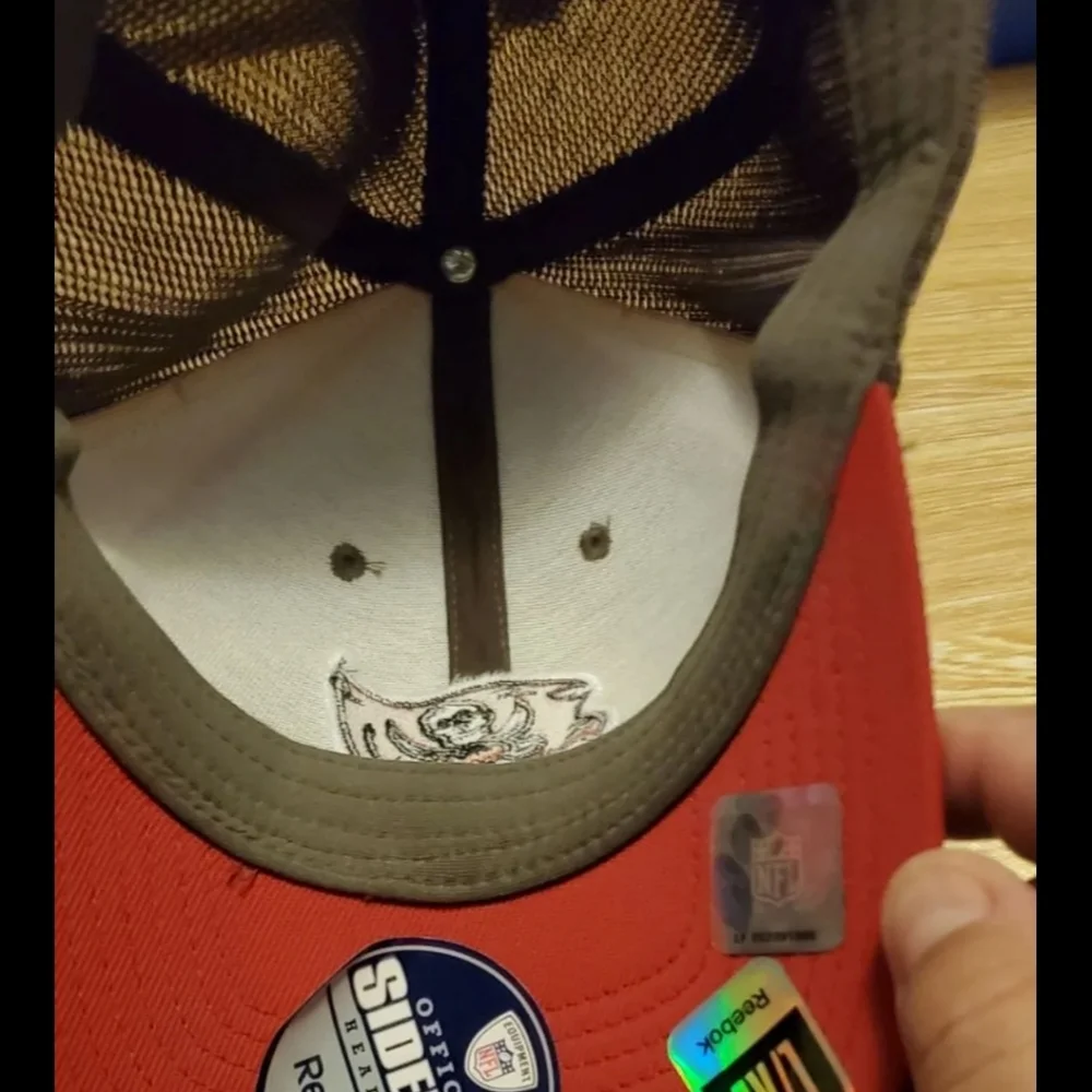 Tampa Bay Buccaneers Josh McCown QB 2014 Autographed Reebok Fitted Hat L/XL - Picture 2 of 4